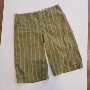 URBAN OUTFITTERS Bermuda shorts